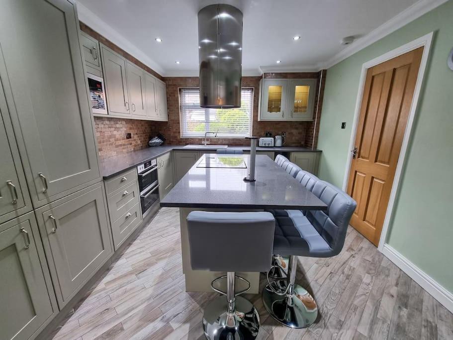 Stunning Family Home Close To The City Centre Manchester Eksteriør billede
